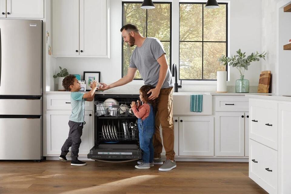 Frigidaire GDPH4515AF 24″ Built-In Dishwasher, Energy Star Certified, Top Control, Stainless Steel - Image 7